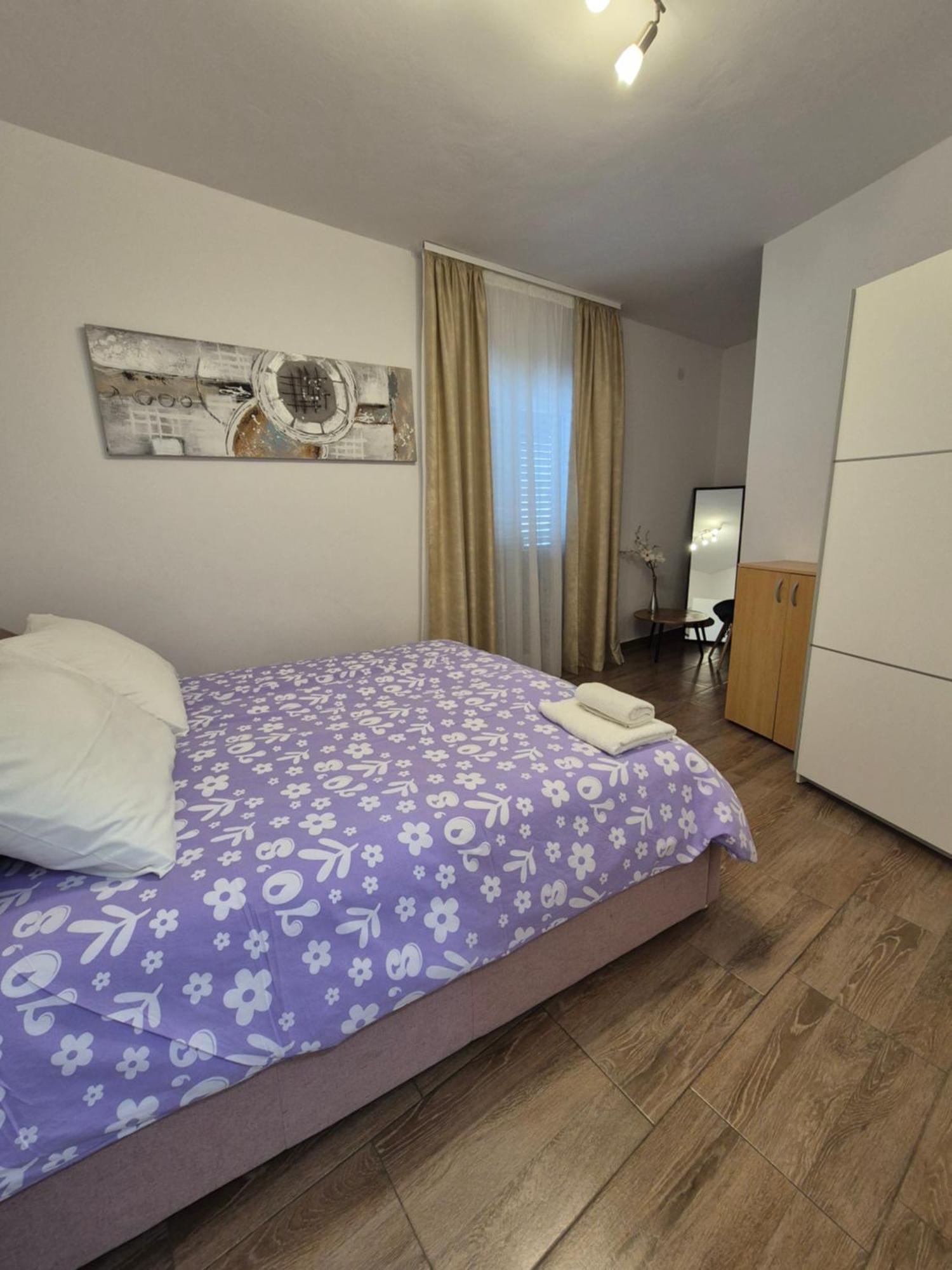 Apartman Smoljic 4+2 Primošten Eksteriør bilde